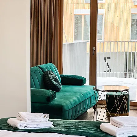Penthouse Kubinska Hola *